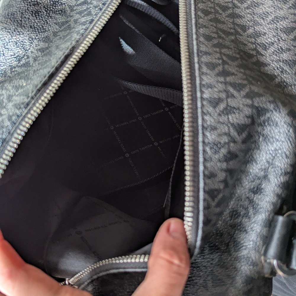 Michael Kors Hudson Logo Black Weekender Bag - Picture 8 of 16